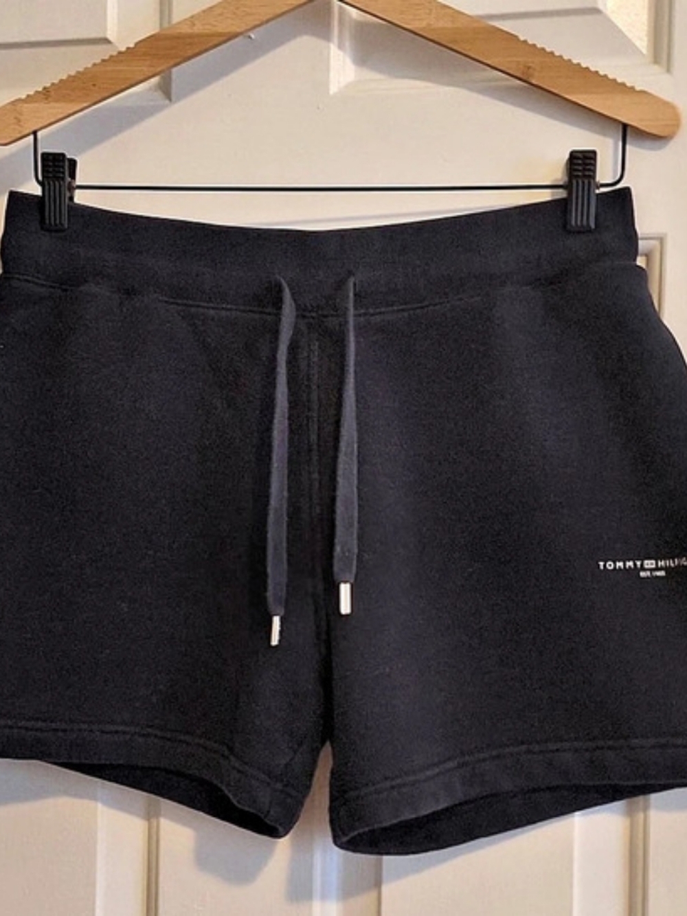 Tommy Hilfiger Embroidered Tommy Logo Sweatshort Black LARGE